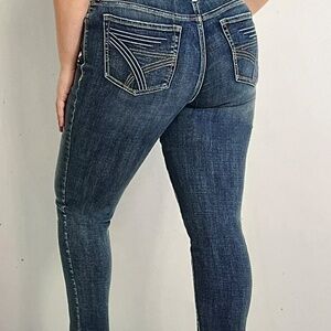 Seven7 Straight Jean With Back Pocket Embroidery